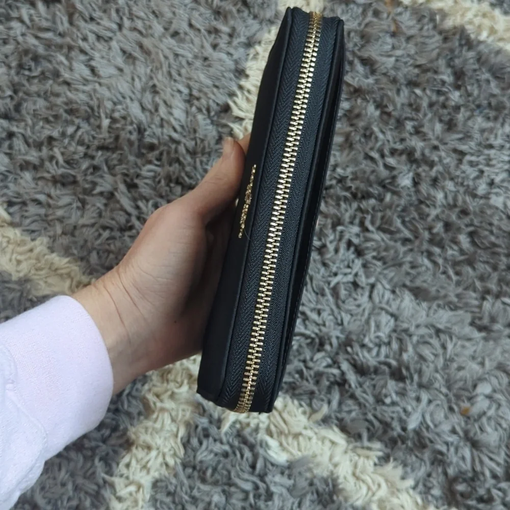 Kate Spade New York Chelsea Large Continental Wallet Black And Gold